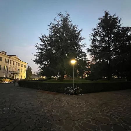 Apartment Elegante In Parco Brescia