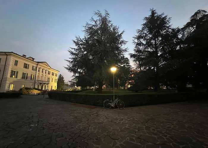 Apartment Elegante In Parco Brescia